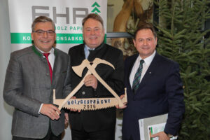 Foto (Neumayr) v. l.n.r.: Dr. Josef Schwaiger (Agrarlandesrat Salzburg); Helmut Brunner (deutscher Staatsminister für Ernährung, Landwirtschaft und Forsten) und Rudolf Rosenstatter (FHP-Vorsitzender).