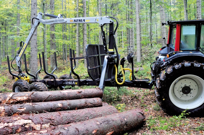 Traktor-Krananhänger – ein flexibles Universalgerät